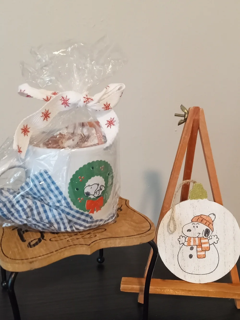 Holiday Snoopy Wreath Ceramic Mug - Festive Gift Set ~ Free Shipping! ☆